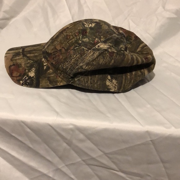 Camo with American flag baseball hat - Picture 2 of 4